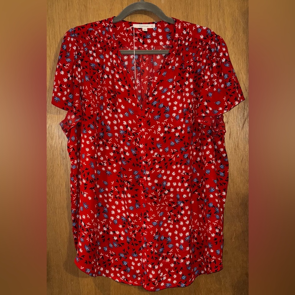 Fun2Fun Red Floral V-Neck Short Sleeve Pullover, Size 2X